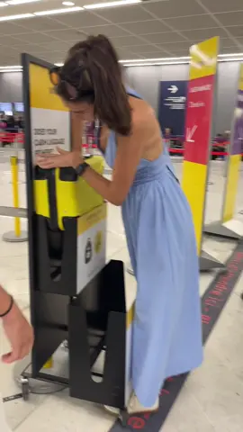 Never give up, at least not on the sake of €200🫣😑  #ryp #trend #vueling #airport  #girls #trendingvideo #paris #france  #fypシ゚  #savemoney #carryonbag  #foryou #foryoupage 