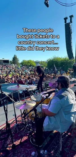 Always such a fun fill to play for this intro 🛸🚀 #drums #drummer #concert #livemusic #marlonfunaki 