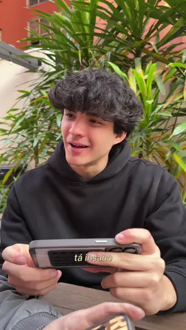 A amizade acabou no momento em que eles baixaram Rainbow Six Mobile da @ubisoftbrasil … e não avisaram. Teve rapel no jogo, teve rapel na vida real, só não teve consideração. Baixa logo o R6M pra você não ficar de fora também. #rainbowsixmobile #r6m #publi
