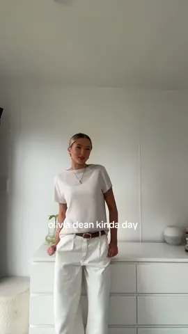 obsessed with her @Olivia Dean 🤍 #fyp #foryoupage #oliviadean #nicetoeachother #girlhood #viral 
