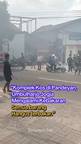 Jogja, kabar tragis dialami oleh penghuni kos di jogja tepatnya di Jl. Pramuka No.42, Pandeyan, Kec. Umbulharjo, Kota Yogyakarta, Daerah Istimewa Yogyakarta 55161.  Diketahui peristiwa inu terjadi Pada senin(21/07/2025) sekitar jam 11.00 WIB. Sampai sejauh ini banyak penghuni kos yang barangnya hangus terbakar mulai dari uang, hp, laptop, pakaian bahkan sampai ijazah asli dari SD- S1.  “Berkas-berkas saya hangus terbakar semua, ijazah saya dari SD sampai S1 juga ikut terbakar,” ujar korban.  Selain itu kebakaran ini diduga karena listrik di kos tersebut mengalami konslet dan posisinya penghuni kos sedang beraktifitas di luar ada yang kuliah, kerja dsb.  “Salah satu penyebabnya adalah listriknya konslet dan pada waktu kejadian kami gak ada yang di lokasi,  soalnya kami sedang beraktifitas di luar kos,” ungkapnya.  Mereka berharap dengan kejadian ini semoga tidak ada lagi kejadian yang serupa dan dalam mengurus berkas-berkas yang telah terbakar semoga dapat dimudahkan.  #jogja #infojogja #kebakaran #mahasiswa #kos #kampus #tiktoknews 