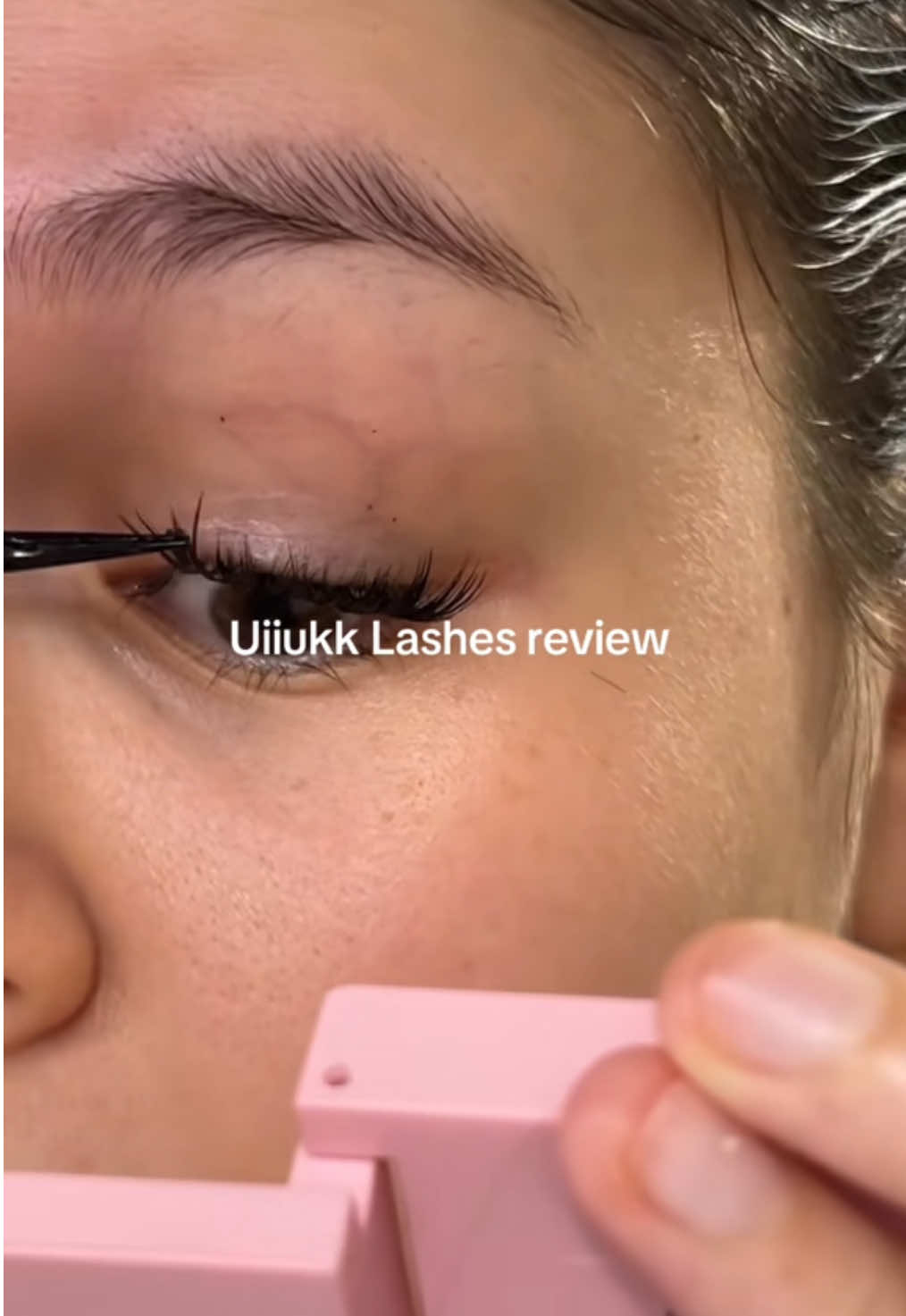 In LOVE I can never find lashes that one stay one for over 2 weeks and 2 actually look good on my eye shape so I am beyond happy rn #uiukk #fluffy #prayforsanangeloflood #ulukklash#fluffy#lashcoupon#dealsforyou @UiiUKK lash 