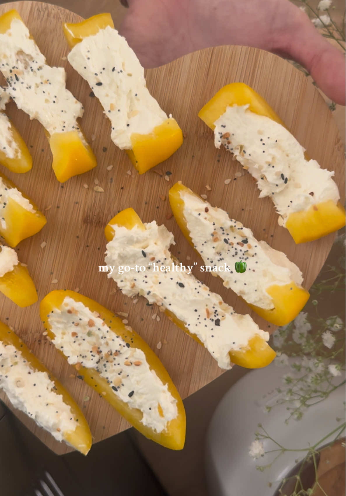 YUMMY 🫑🤤 #healthysnack #healthyrecipes #recipes #Foodie #fyp #viral #healthy #cookwithme #cooking #snack #yummy 