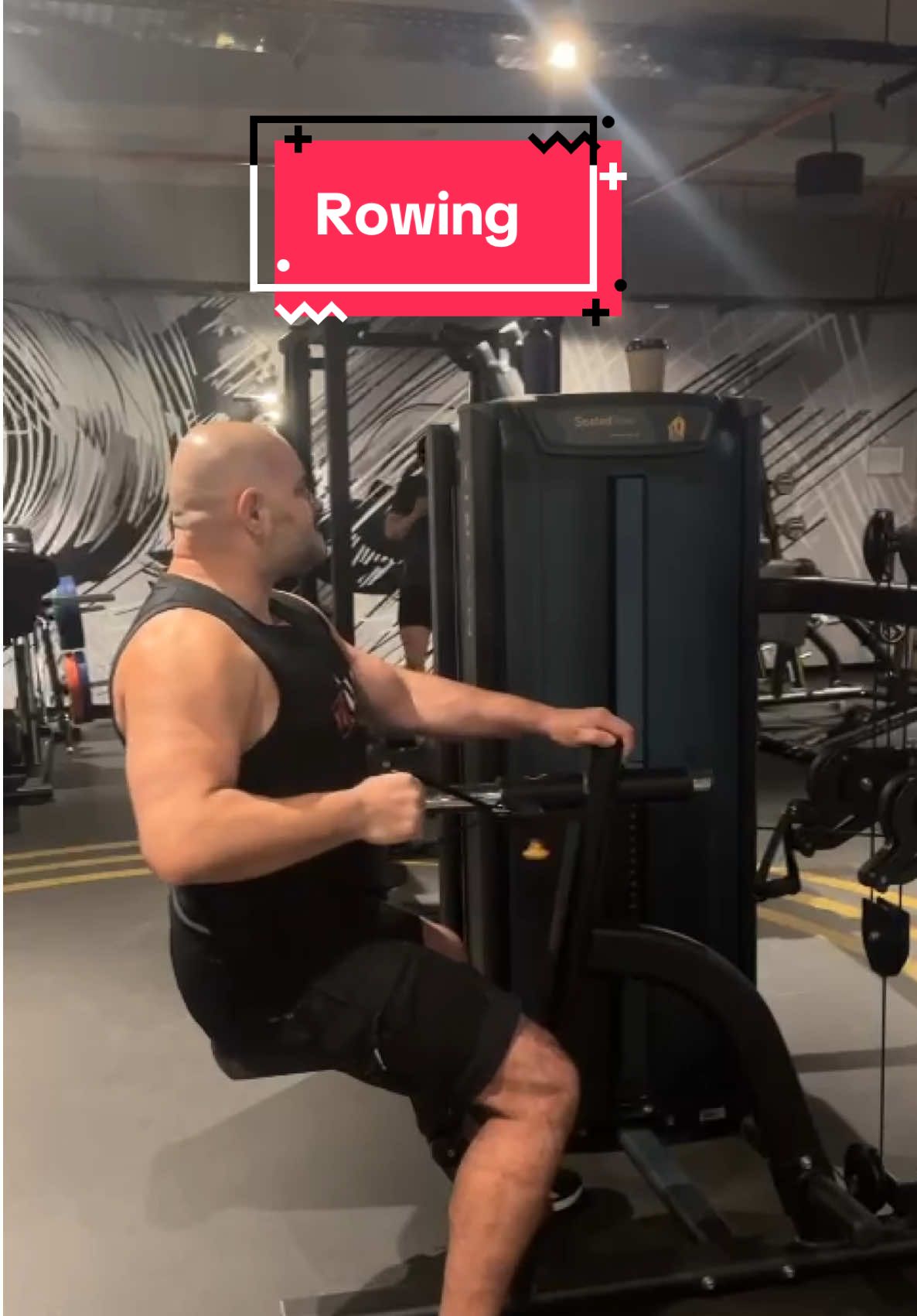 One Arm Cable Row #onearmcablerow #cablerow #backexercise #dubaipersonaltrainer #dubaipt 