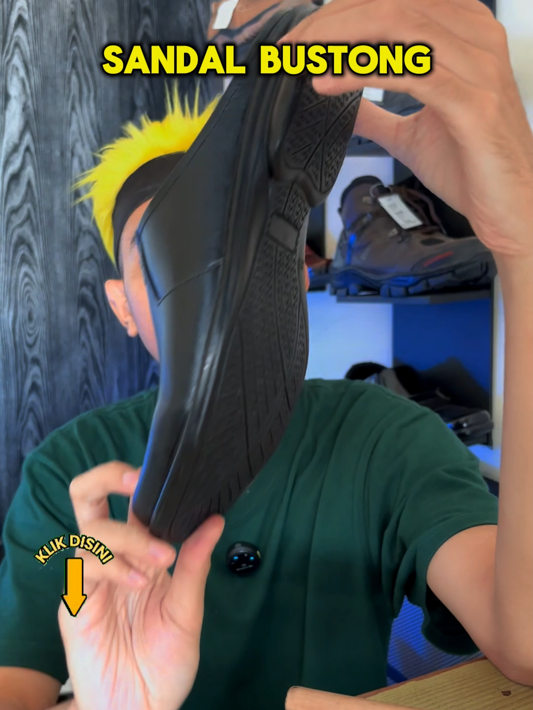 Yuk, sikat Sepatu Sandal Bustong Pria Kulit Sapi Asli Hitam ini! 🔥 Ini wajib punya banget buat lo yang pengen tampil gaya tapi tetap santai maksimal, bahkan buat kaki lebar. Dibuat dari kulit sapi asli yang dijamin awet dan nyaman seharian, sandal bustong warna hitam dengan logo buaya yang bikin look auto unik dan berkelas di mana aja. Dijamin bikin lo pede abis melangkah! 🚀 #SandalBustongPria #KulitSapiAsli #SandalHitam #LogoBuaya #SandalKakiLebar #FashionPria #dutapantofel
