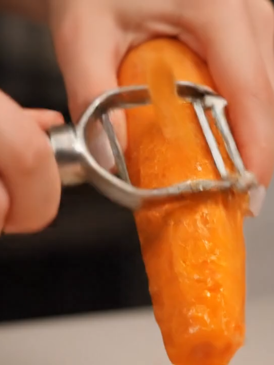 Carrot_s_Sad_Story #asmrfood #insideout #asmreating #foruyou #unitedkingdom