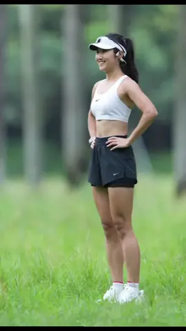 Khởi động trước khi chạy bộ nào. Đặt đồ chạy bộ nhắn em nha. #chaybo #Running #thoitrangchaybo #aochaybo #quanchaybo 