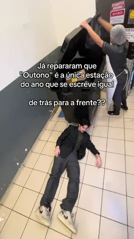 To no chão.