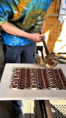 Glass blowing Arts  #GlassArt #GlassBlowing #USAArtists #AmericanGlassArt #HandBlownGlass 