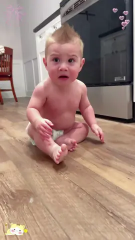 The baby was scared 😂😂😂#baby #tiktok #funny #cute #foryou #happy #hahaha 