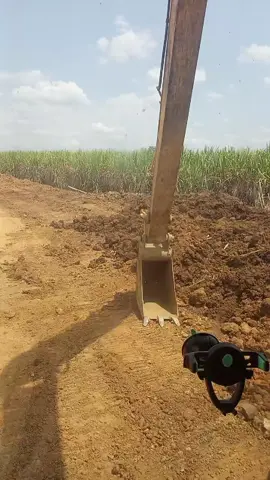 arrancando con esta Excavadora de brazo largo, especial para hacer reparaciones de tubería #volquetas #maquinaria #excavadora #faenaminera #excavator #trailerosdecorazon #trailerosmexicanos🇲🇽💯😎 #maquinariapesada #operator_excavator #volqueterosdecorazon #operadoresyexcavadores 