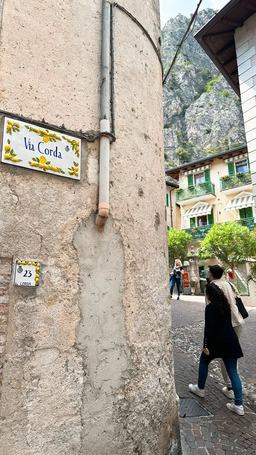 #foryou #fyp #italy #إيطاليا #بحيرة_قاردا #ليمون_سول_جاردا🍋 #limone_sul_garda🇮🇹 #قرية_الليمون 
