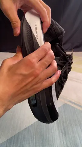 Sepatu lari hitam 😍😍😍#runningshoes #sepatulari #sepatuimport #sepatuimport #sepatuoriginal 