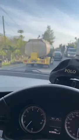 Sebuah mobil pick Up terperosok dan terbalik di jembatan kepet - Semanding. Jalan tersebut merupakan area langganan kecelakaan banyak kendaraan yang sudah mengalami kecelakaan diarea tersebut karena tidak ada pembatas jalan. Rabu ( 23/07/2025 ) Terimakasih informasinya @_bimacarika59 #tubanonlineid #tuban #kabupatentuban #polrestuban #maslindra     • Ingin berbagi info seputar Kabupaten Tuban silahkan tag @tubanonlineid