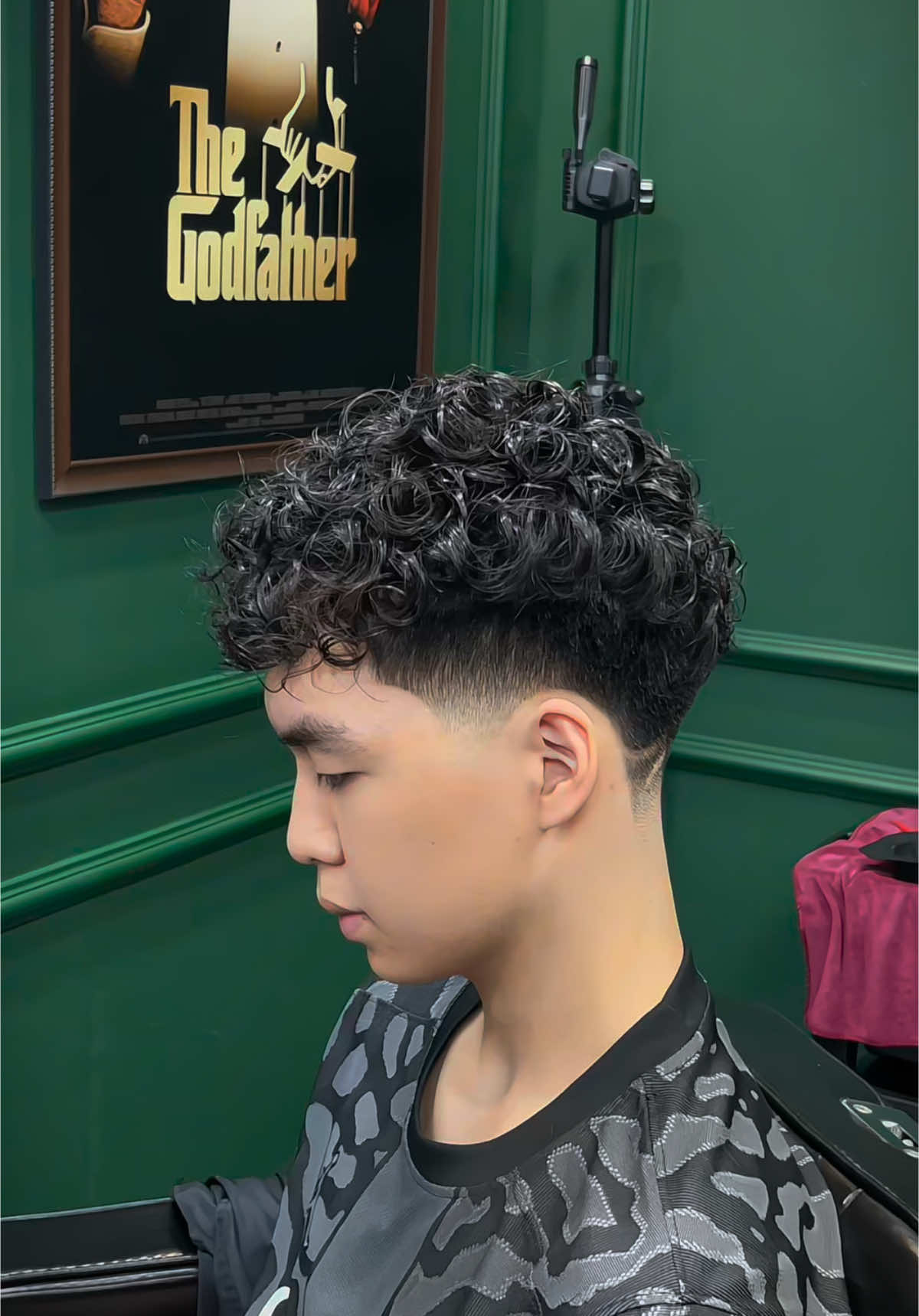 Mẫu uốn curly dễ chăm sóc, chơi 3 đến 4 tháng #uoncurly #uontocdep #kieuuondep #timbarbershopkimnguu #viral #xuhuong #capcut #black_hairstudio 