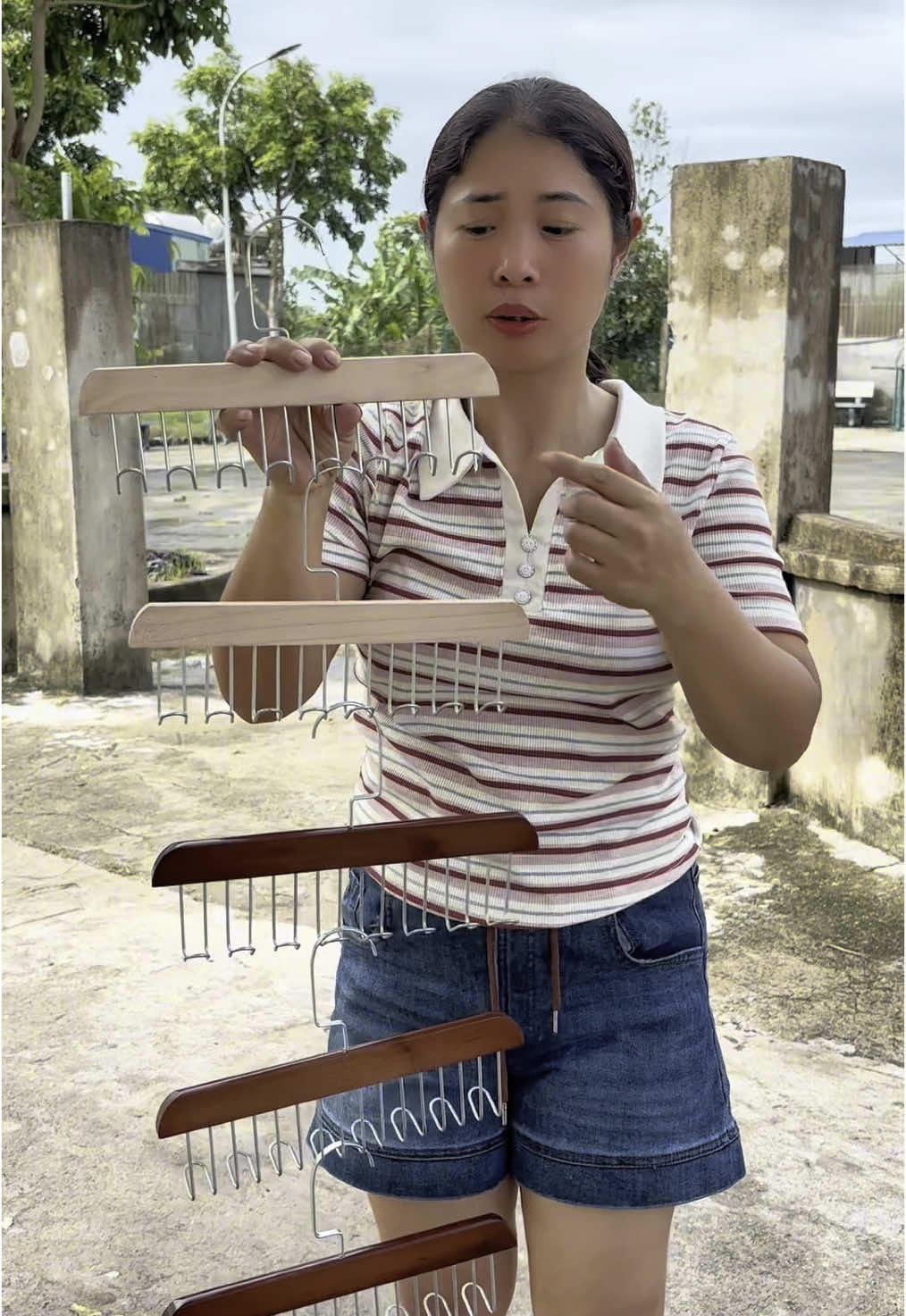 Móc treo bằng gỗ#tiktok #fyp #moctreoquanao #moctreothongminh 
