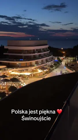 Świnoujście nocą - hotel Radisson Blue ❤️ #świnoujscie #wakacje #polskajestpiękna #radissonblu #morzebałtyckie @radissonbeachresort @Radisson Hotels & Resorts @Radisson Blu Hotel Athlone @Radisson Blu Riverside Hotel 