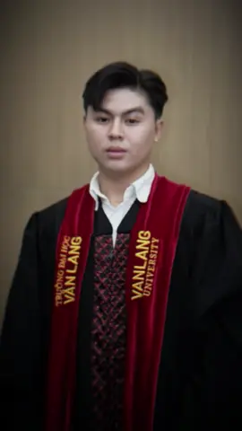 👨🏻‍🎓🎓🩶