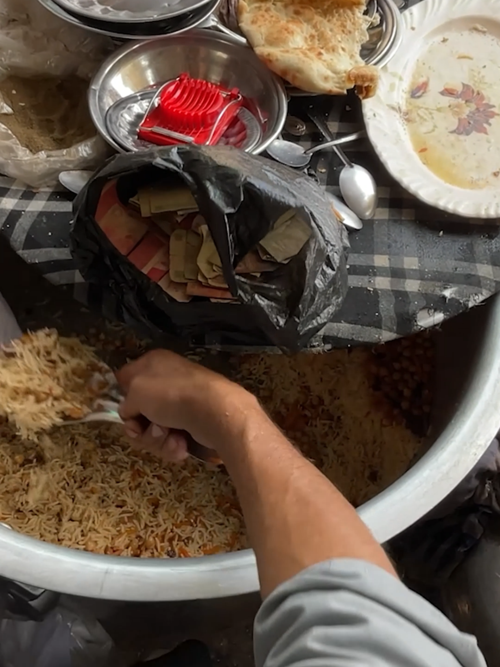 Street Food Mornings in Afghanistan — You’ve Never Seen Breakfast Like This! #breakfast #breakfastrecipes #flavor #morning #streetfood 