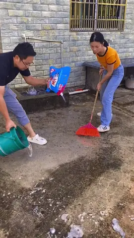chổi sắt chà rêu tiện lợi. #choisatchareu #xuhuong #giadungtienich 