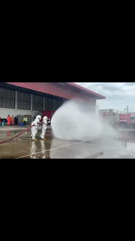เทสไฟแรงดัน 👩🏻‍🚒🚒🔥🔥 #อุดรธานี #ดับเพลิงท่าอากาศยาน #ท่าอากาศยานอุดรธานี #ดับเพลิงฝึกไม่เลิก🚒🚒🚒 