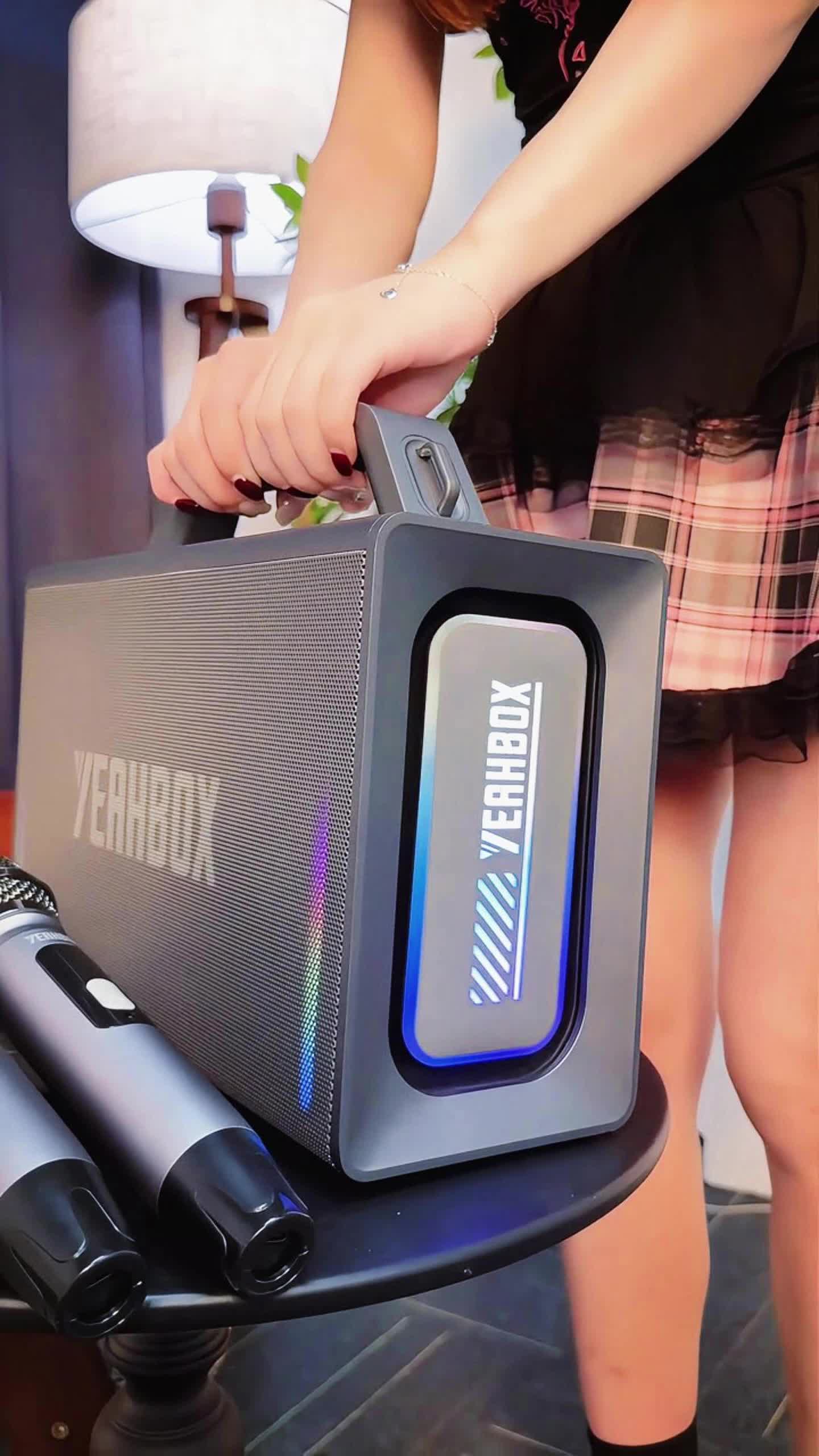 Part 3丨14620 piso ng Pilipinas = 2 mikropono at 1 speaker = hindi na kailangang pumunta sa KTV = ang perpektong kagamitan para sa mainit na kapaligiran sa bahay, maghanap sa shop para sa YEAHBOX Thunder 500 at mag-order na!#Sistemang tunog ng pagkanta#speaker#Sistemang audio#Mikropono#Bluetooth na nagsasalitang aparato 