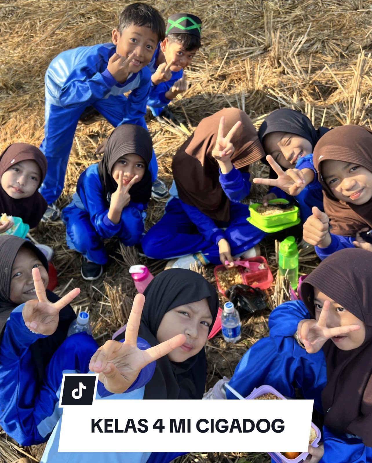 LAWAN..!! PEMBULLY TIDAK BOLEH DIKASIH PANGGUNG..!! Tips Aman dari pembully : Bangun rasa percaya diri, Tetap tenang & cuek kalau diganggu, Jangan menyendiri diusahakan Punya teman yang suportif, Tunjukkan batasan dengan tegas, Jangan ragu untuk melapor, Jaga sikap & postingan di medsos serta Jangan ikut-ikutan membully (Tuturut Muning)..!! #micigadog #kelas4 #sekolahdasar #pgsd #pgmi #antibullying #hancurkanpembully 