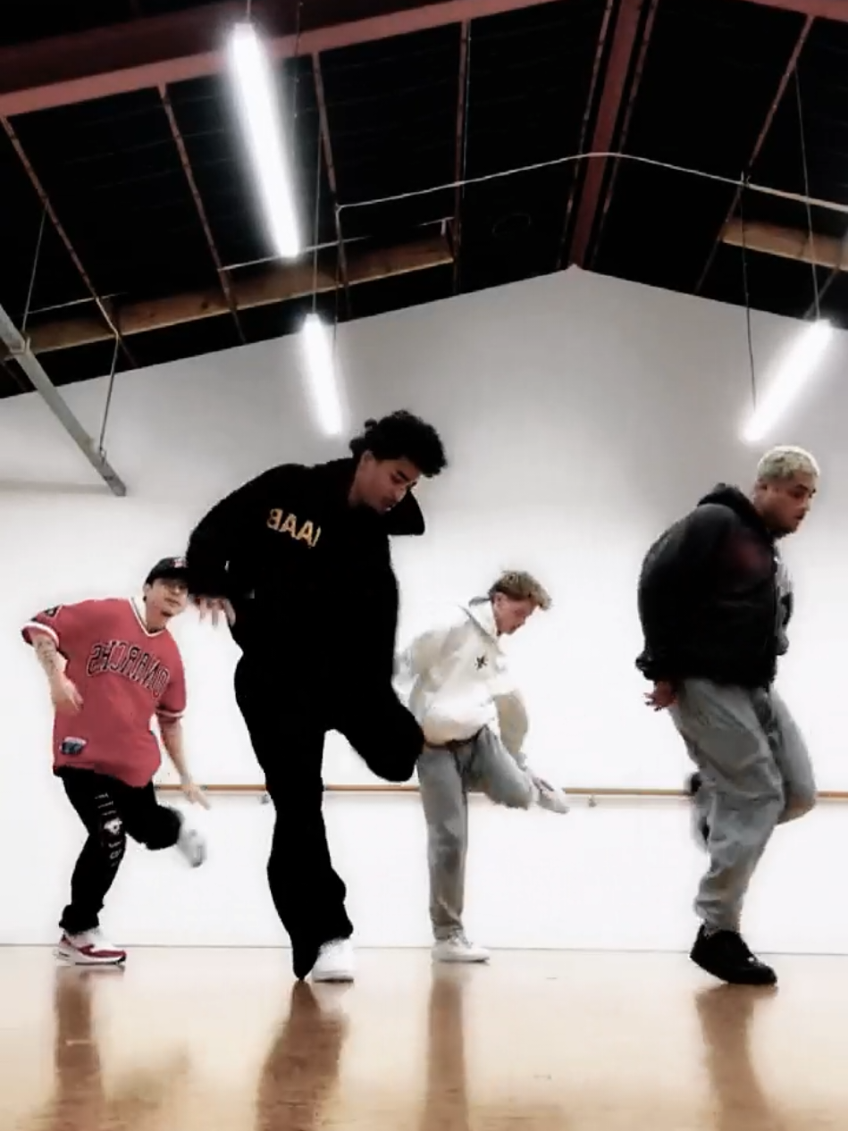 🔥🔥🔥  . . . . #templatecapcut #videorandom #dancestreet #dance #paprandomviral #paprandom #template #fyp  #CapCut 