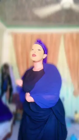 #🖤💙❤️‍🩹👸🏻