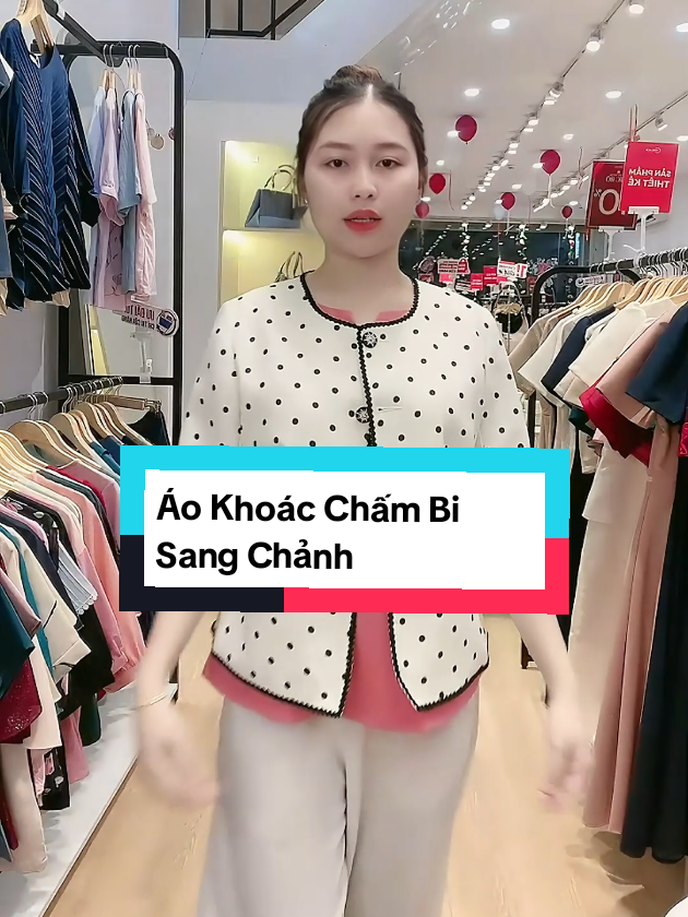 Áo khoác sang chanh, thanh lịch cho các nàng đâyyyy #thoitrang  #aokhoac  #thieuhoa  #thoitrangtrungnien  #thoitrangtrungniencaocap 