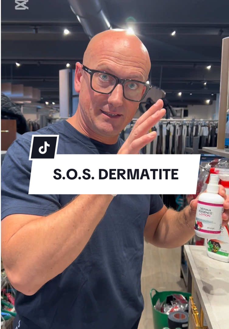 DERMATITE ESTIVA? Ecco 3 prodotti indispensabili! ☀️ Se il tuo cavallo soffre di dermatite estiva, questi sono i tre alleati che non possono mancare nella tua routine🐴 La chiave per aiutare il cavallo è: ✅ Prevenire le punture degli insetti ✅ Ridurre il prurito ✅ Favorire la guarigione della pelle Come farlo? Ecco la routine consigliata 👇 1️⃣ SPRAY INSETTICIDA NATURALE - usalo regolarmente per tenere lontani gli insetti, principali responsabili di prurito e irritazioni 🪰 2️⃣ SHAMPOO LENITIVO - la detersione è fondamentale! Scegli uno shampoo delicato a base di ingredienti naturali come ribes nero e zinco. Lascia agire qualche minuto e poi sciacqua con abbondante acqua 🫧 3️⃣ LOZIONE o SPRAY LENITIVO - ideale per calmare il prurito e dare sollievo alla pelle. Applica il prodotto sulle zone interessate e massaggia delicatamente 💆🏻‍♀️ Tutti i prodotti mostrati sono disponibili nei nostri negozi di Lissone e Seriate, oppure online su www.tombiniselleria.com 🛍️ ‼️ Ricorda sempre di consultare il veterinario per una diagnosi precisa e un piano di trattamento adatto al tuo cavallo ‼️ #tombiniselleria #equitazione #cavalli #dermatite 