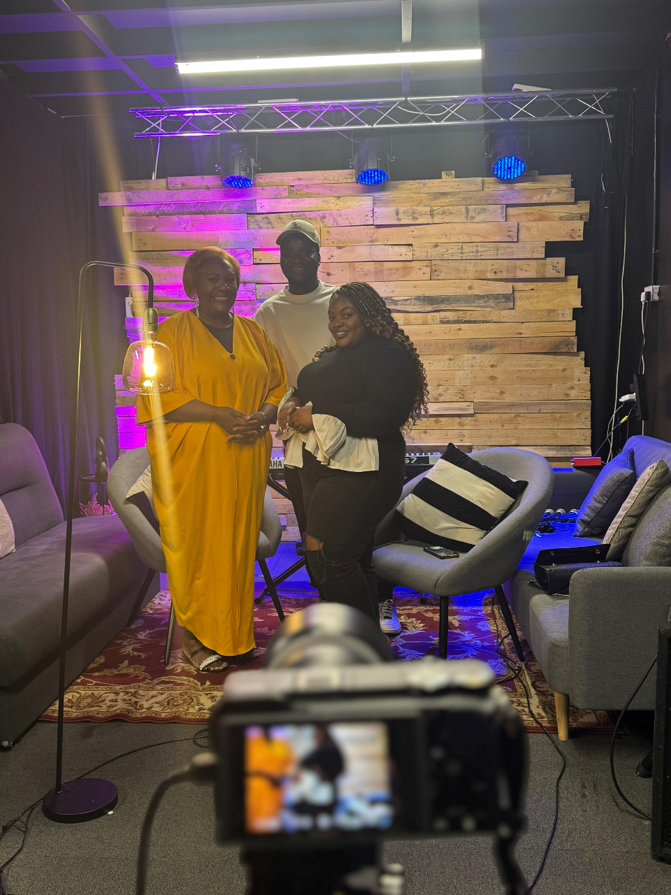 Music session with my mum 💛🎶 This is where I get my singing from – my mum, my first worship leader, my foundation. She actually wrote Apozoro for me when I was younger. 🕊️ As a pastor, she’s always taught us to know God for ourselves. That’s why the lyrics say: “Apozororo rangu rasvika – when it's time to depart, it’ll just be me and God.” Grateful for this moment, this legacy, this song. #Apozoro #MotherDaughterWorship #WorshipLegacy #HeartsInSync