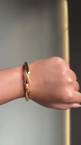 Where tradition meets trend! 🇳🇵✨ This stainless bracelet with a Nepali touch blends cultural charm with modern elegance—tarnish-free, meaningful, and made to stand out. 💖💫 Own the vibe now! 🛍️ #FYP #StyleGoals #TikTokMadeMeBuyIt #TrendyAccessories #FashionFinds #OOTD #JewelryAddict #InstaFashion #LuxuryVibes #nhugatrends #nepali #nepal #deliveryallovernepal🇳🇵 #explore #viral #giftIdeas #trend #stainless #tiktok