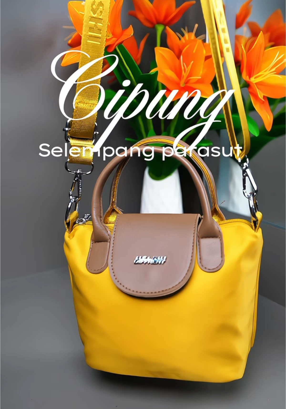 “Lucu, ringan, dan super praktis! 🧸👜 Kenalan yuk sama Tas Cipung Parasut Selempang Kecil, siap jadi andalan kamu buat jalan-jalan santai atau aktivitas harian!” ✨ Detail Produk: ✔️ Bahan parasut premium – ringan, tahan air, dan awet ✔️ Ukuran compact – muat HP, dompet, tisu, dan barang esensial lainnya ✔️ Tali selempang adjustable – bisa disesuaikan dengan tinggi badan ✔️ Cocok untuk anak-anak, remaja, hingga orang dewasa yang suka gaya playful 🎒 Pilihan warna & motif menarik siap jadi favorit baru kamu! 📦 Ready stock & bisa langsung checkout sekarang sebelum kehabisan! #jielshicollection #taswanita #selempangwanita #taaolong1 #TikTokShopping 