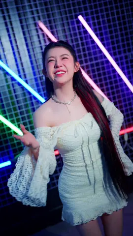 Nếu đem tình yêu ... #hanacamtien #coemanhthangdoi #nhakhongphainoideden 