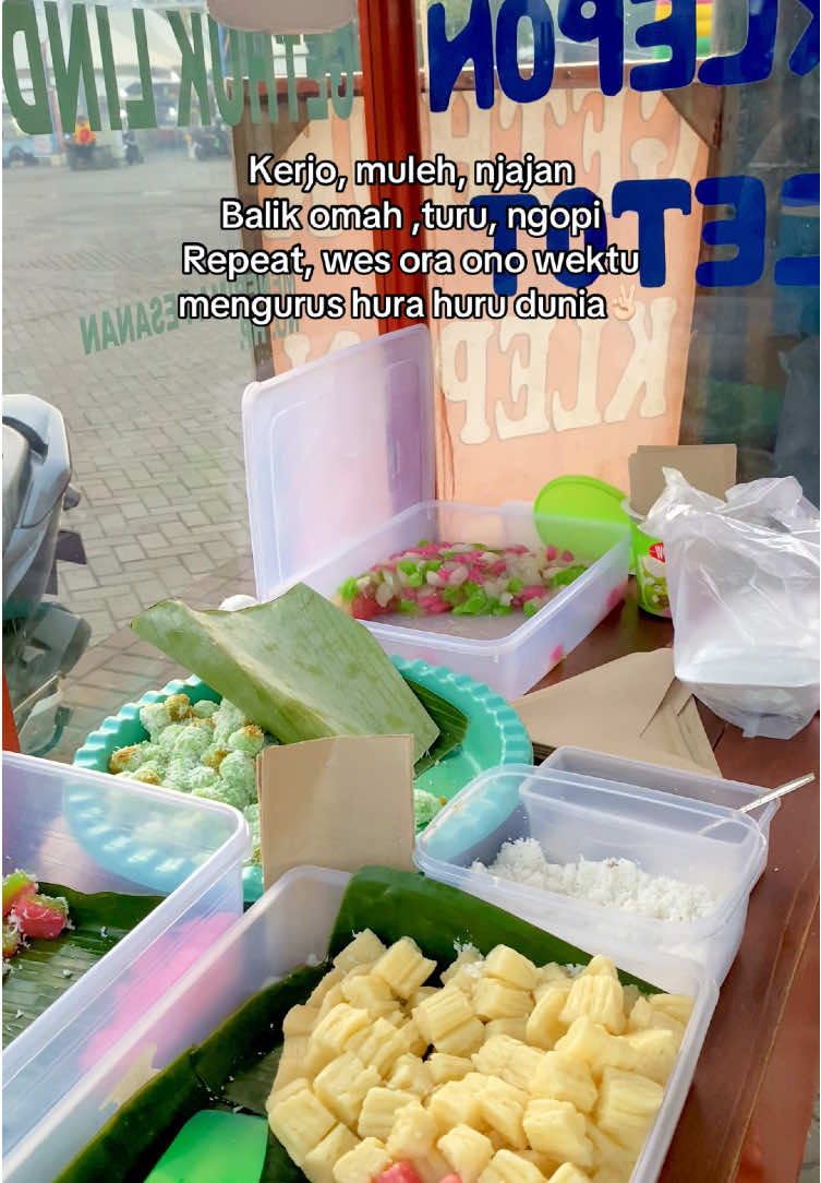 Getuk campur campur wenakk yang ada dijepara, beli 5ribu atau 10 ribu boleh kok. Cobain yaaa 😋  #jajananviral #jajanankekinian #fypppppppppppppp #getuk #jeparahits 