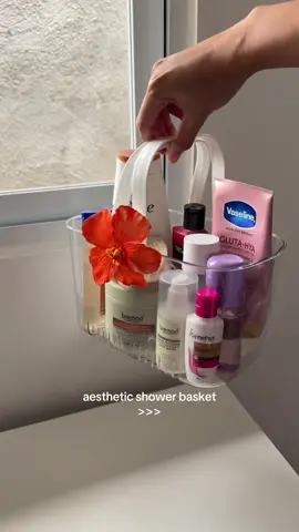 Love my new shower caddy basket! 🧼🚿🧴🫧 #showerbasket #acrylicbasket #showercaddy #showeressentials #shower #sabonera 