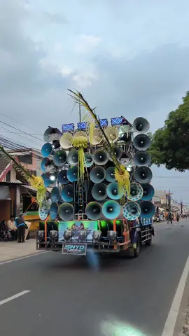 Rudal tulup antartika start 😂 #karnavalkarangjuwet #karlos #malang24jam #viralfyp #fyp 