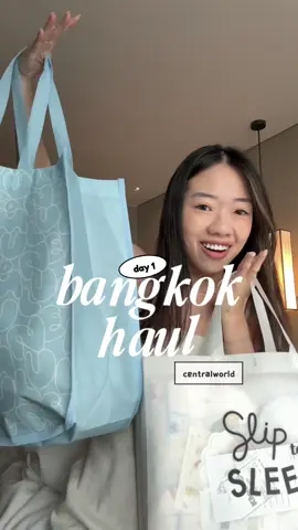 Bangkok day 1 haul!! 💸💸 #haul #shoppinghaul #bangkok #lululemon #sliptosleep #uniqlo 
