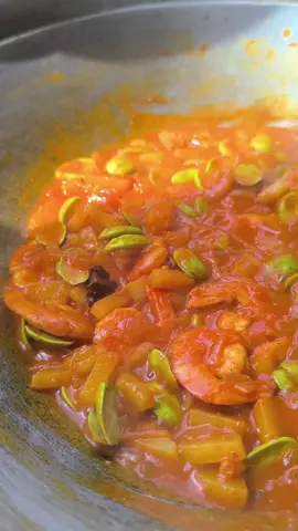 Udang petai sambal 😋  #udang #udangpetai #udangpetaisambal #spicyfood #followformorevideos♡🌹 #fypシ゚viral #fypage #fyppppppppppppppppppppppp #fyp #ownrecipe💚😜 #mustry #quickrecipes #MadeWithLove #share #fypage 