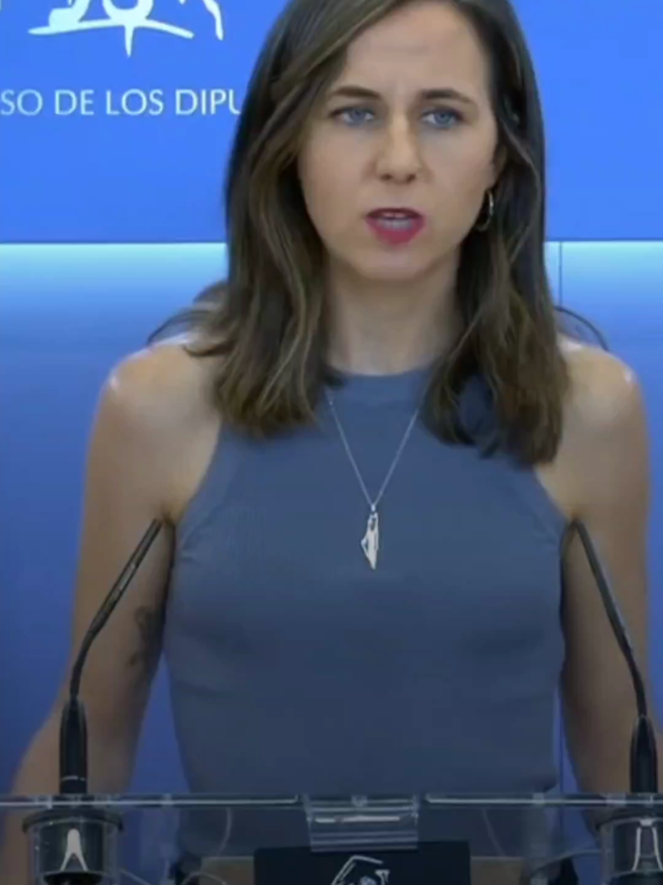El Gobierno tiene que dejar de trabajar para un oligopolio eléctrico que hace beneficios milmillonarios a costa de los derechos de la gente.