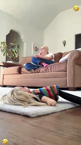 😂😂#funny #foryou #usa #fyp #fail #prank #scared #couple #happy #funnyvideos 