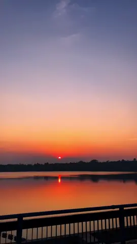 Hanya senja yang tau cara berpamitan dengan indah 🪐✨#fyp #senja #CapCut #foryou #wayjepara #lampung 