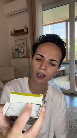 Le Jeu de Cartes pour briser la Glace - Le Cadeau Parfait pour Toutes Les Occasions - Jeu de Cartes fabriqué en France - 100 questions de la vie Produit offert, dispo ici dans la vidéo tiktok shop sur le caddie orange sous la flèche 