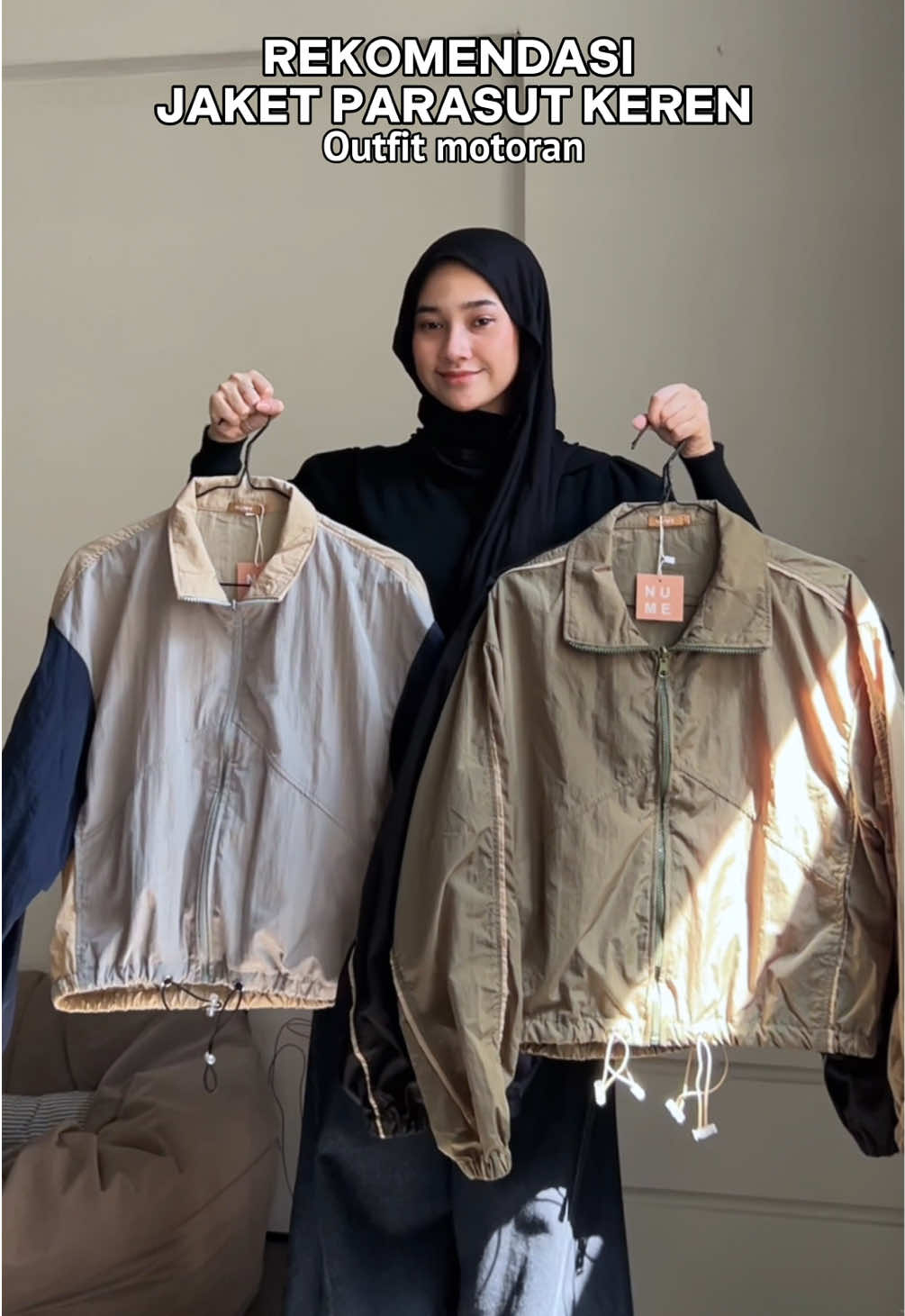 ( SPILL OUTFIT DI CAPTION 👇 ) Ini sih cakep banget, jaket parasut bahannya adem bukan yang panas, modelnya juga kekinian mau di pakai hangout atau buat jogging cakep.  Detail outfit link di bio profil :  outfit 1 pashmina link no. B 149 inner link no. A 412 jaket link no. B 177 celana link no. B 103 tas merk bershka sepatu link no. A 764 outfit 2 pashmina link no. B 149 inner link no. A 736 jaket link no. B 177 celana link no. A 814 tas link no. B 127 sepatu link no. 591 outfit 3 pashmina link no. B 149 inner link no. A 736 jaket link no. B 176 celana link no. B 178 tas link no. A 451 sepatu link no. 848 cara order : klik link di bio profil aku -> lalu klik tanda 3 titik di atas pojok kanan -> lalu klik tulisan ( buka di browser ) -> lalu cari no. sesuai produk -> lalu klik order selesai #outfit #outfits #outfitideas #jaket #jaketmurah #jaketparasut #jaketwanita #jaketolahraga #fyp #fypp #fypシ゚ 