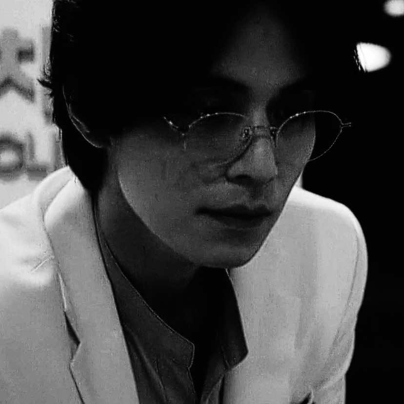 who am iiiiii || @sofia ‘s man or wtv  #seomoonjo #strangersfromhell #leedongwook #fyp #leedongwookedit  cc 89blonde sc seklirescp dts @tutu @ana @risa ೃ༄ @selma @lea @⋆˙⟡ — 𝘴𝘢𝘳𝘢𝘩 ! @nya @nelly @ima @Someone left toe🥸 @𝓥 ⟡˖ ࣪ . @nima @minx 🐾 @vamp 