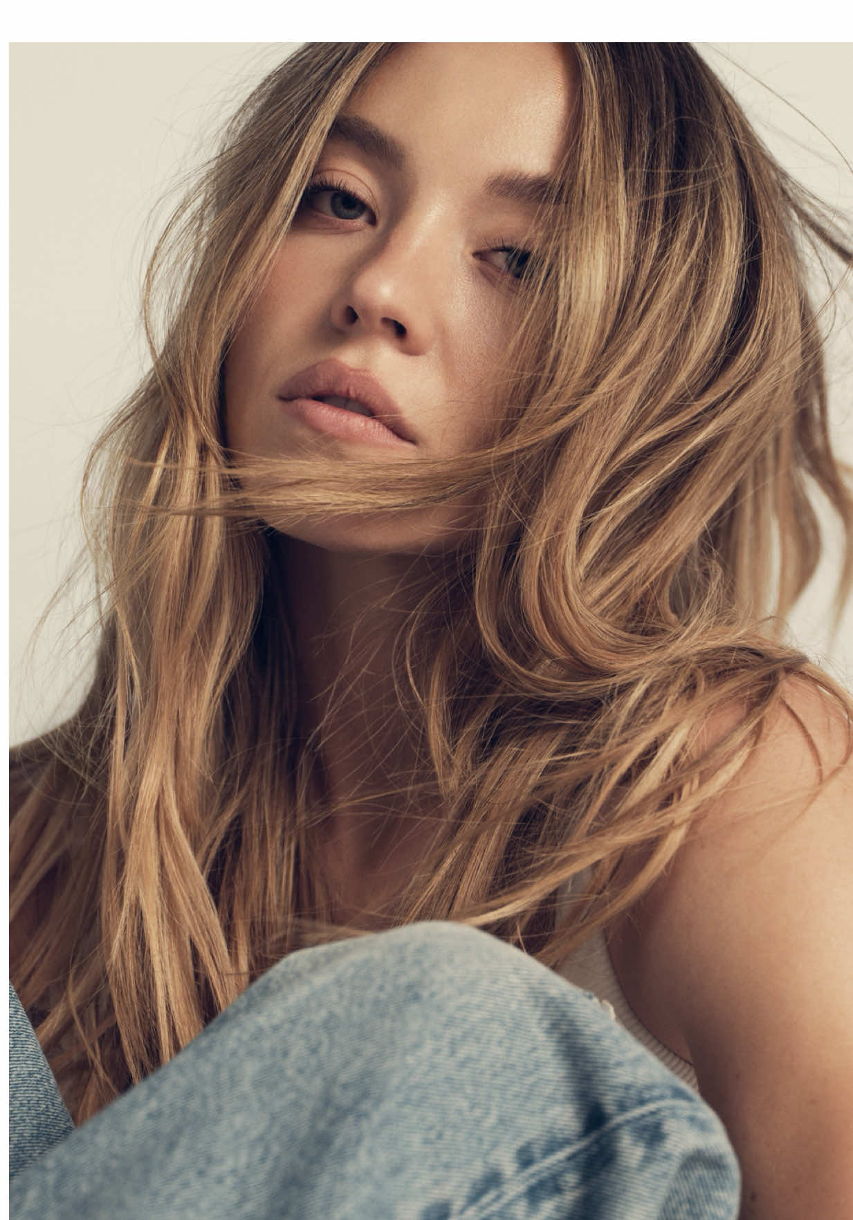 Not a cameo. Not a test run. Sydney Sweeney just dropped the denim performance of the year. @SYD has great jeans, and you can too🔗