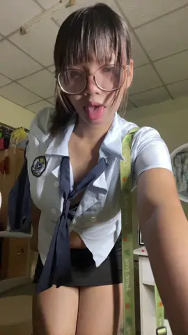 #สาวแว่น 