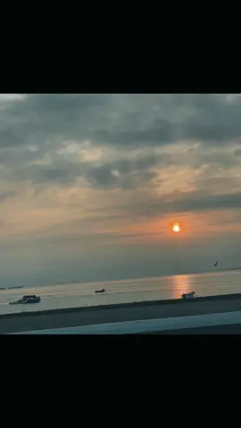 6:30AM en #manta un lindo amanecer 🧡 