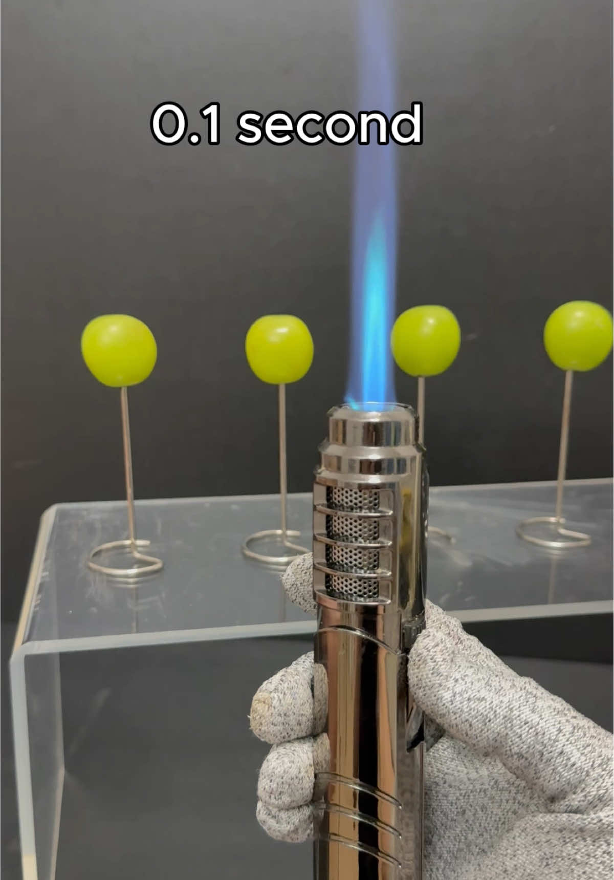 Powerful Lighter vs Green Grapes#satisfying #experiment 